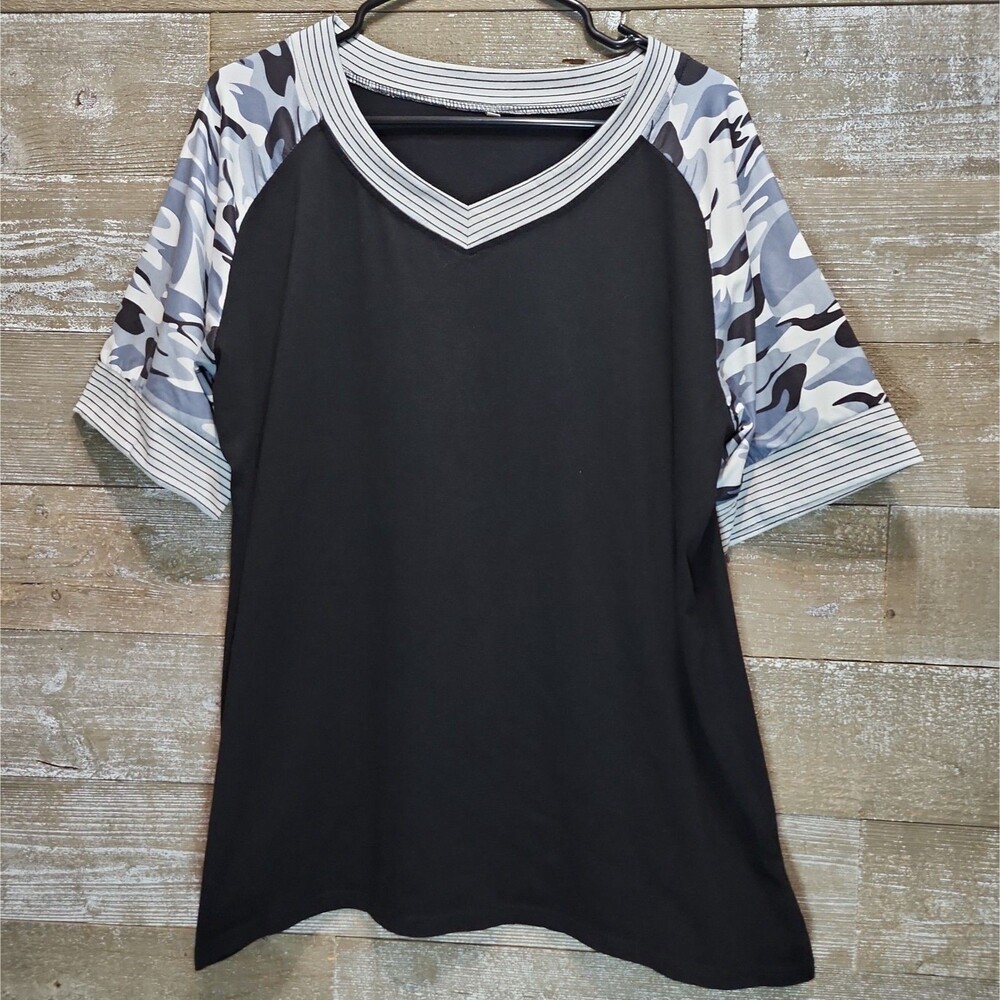 Women's Camo Short Sleeve T-Shirt 2XL Black Grey Camouflage V-Neck Top